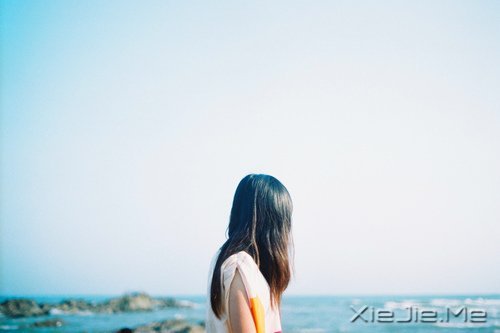 做一个微笑挂在嘴边,快乐放在心上的人 (1)