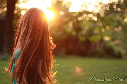 你嘲讽别人,是因为你不痛